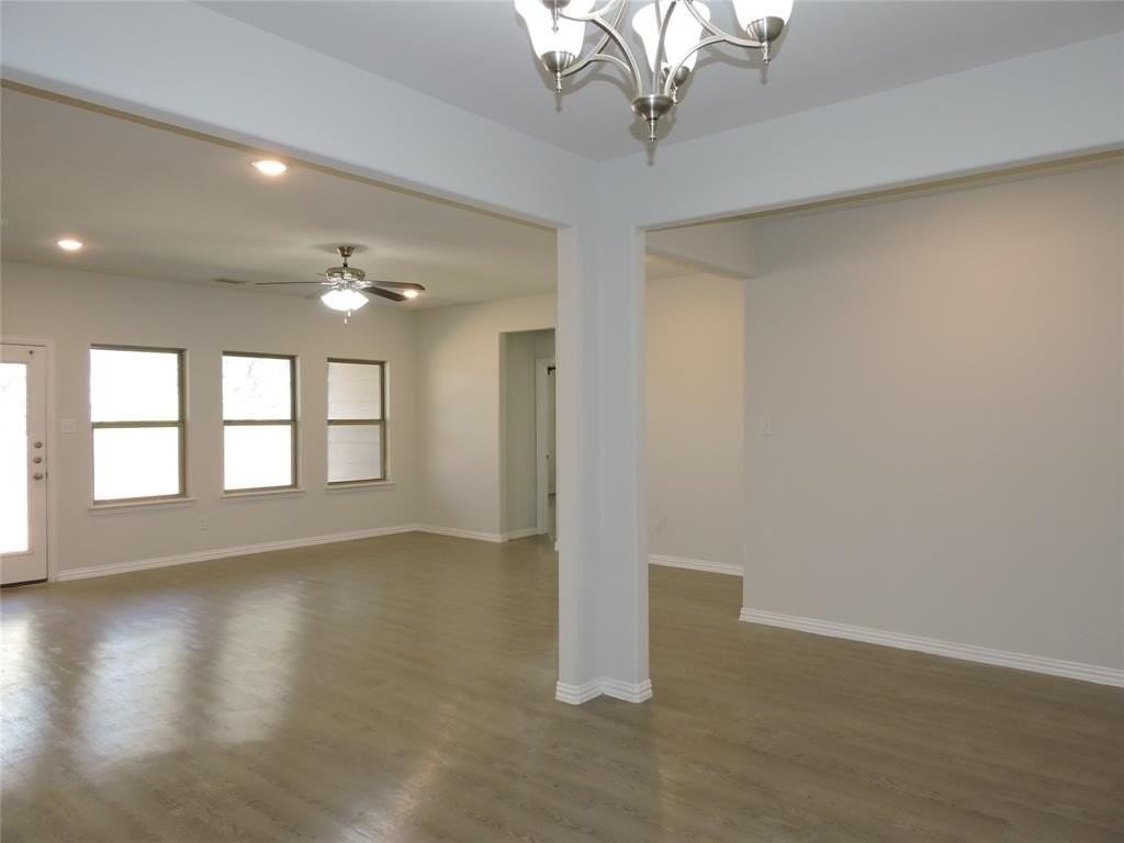 2100 Penn St - Photo 5 of 21