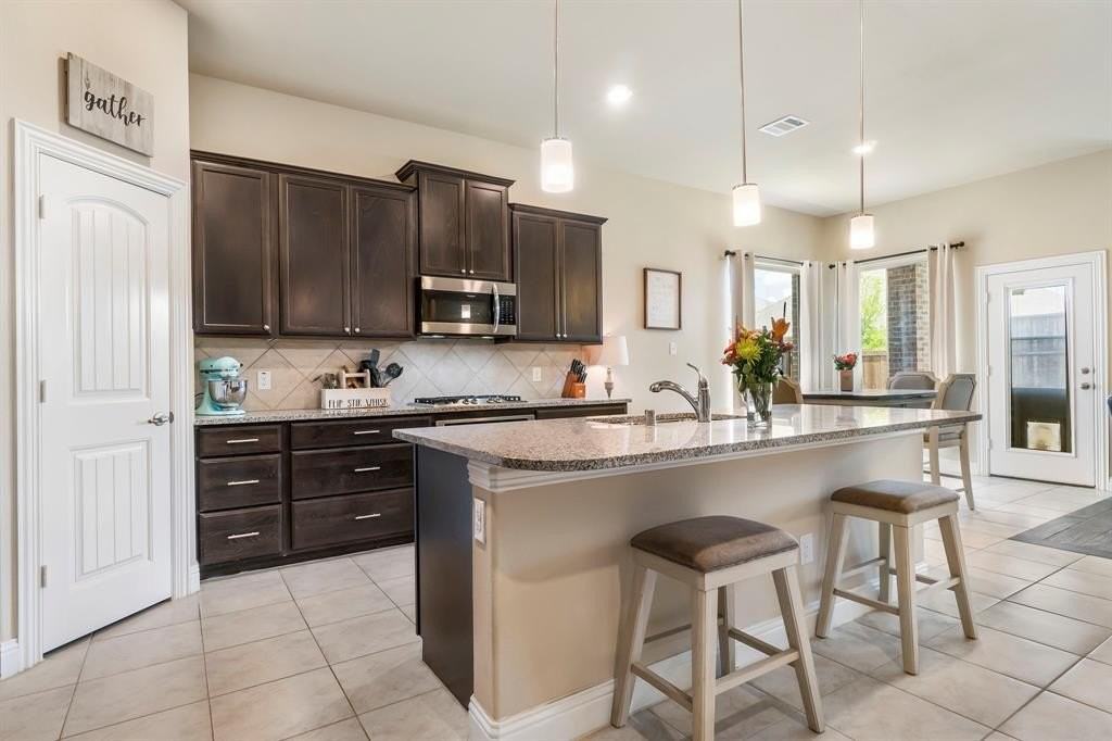 3610 Bastrop St - Photo 2 of 23