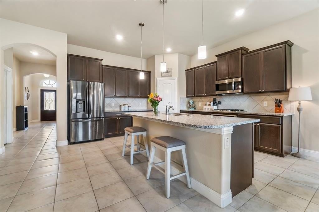 3610 Bastrop St - Photo 3 of 23