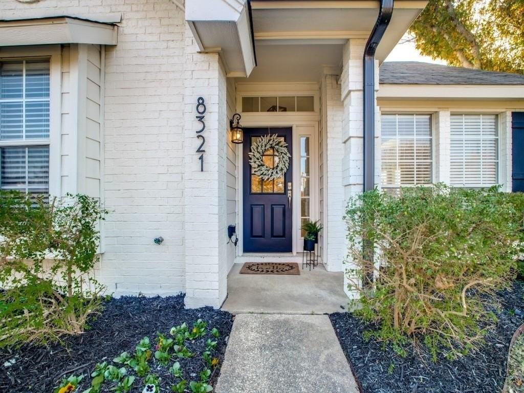 8321 Edgewater Dr - Photo 4 of 28