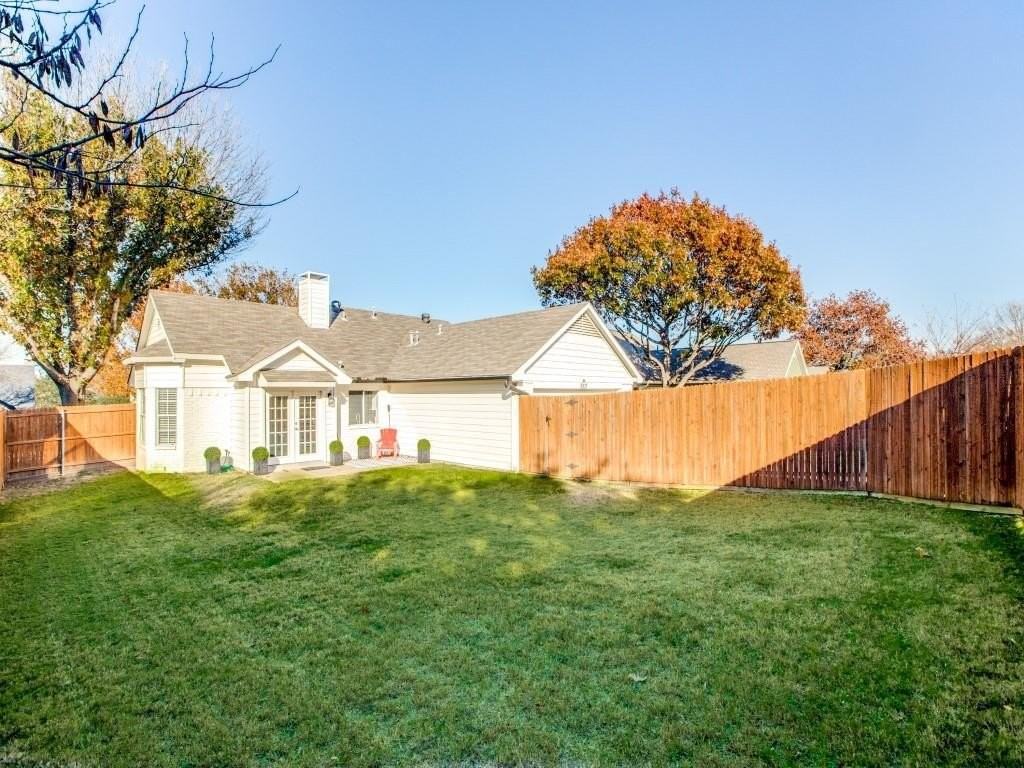 8321 Edgewater Dr - Photo 5 of 28