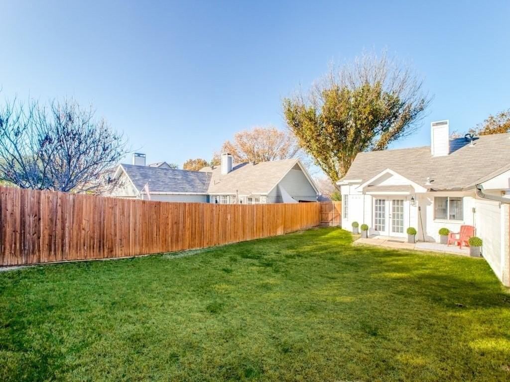 8321 Edgewater Dr - Photo 6 of 28