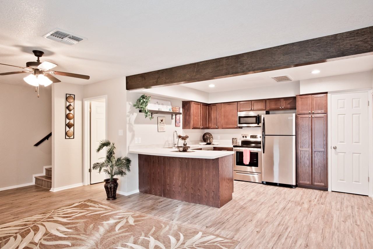 305 Westwood St #305F - Photo 2 of 8