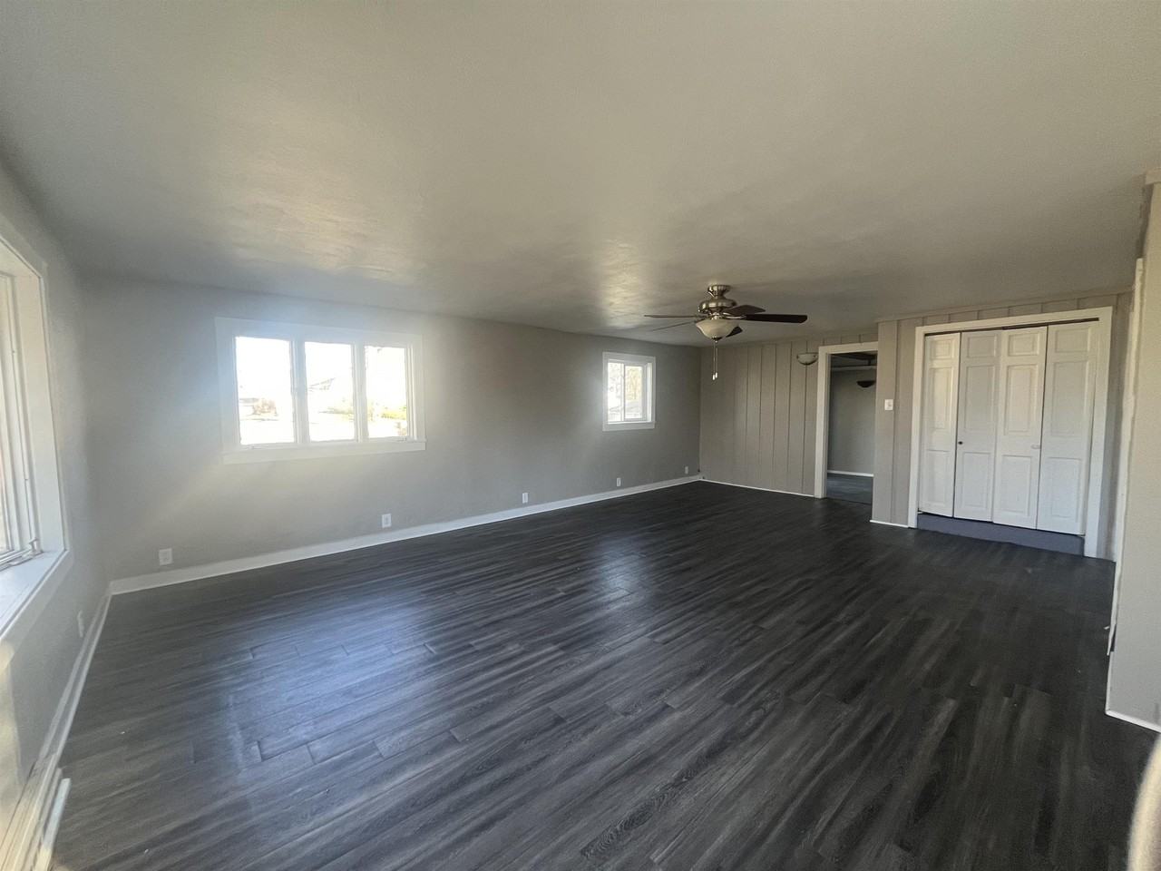 1470 S Demeter Dr - Photo 3 of 20