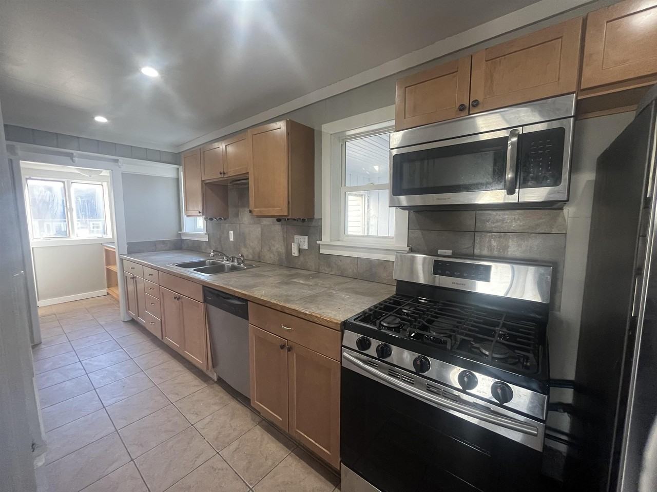 1470 S Demeter Dr - Photo 4 of 20