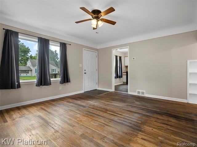 23628 Carlington St - Photo 4 of 20