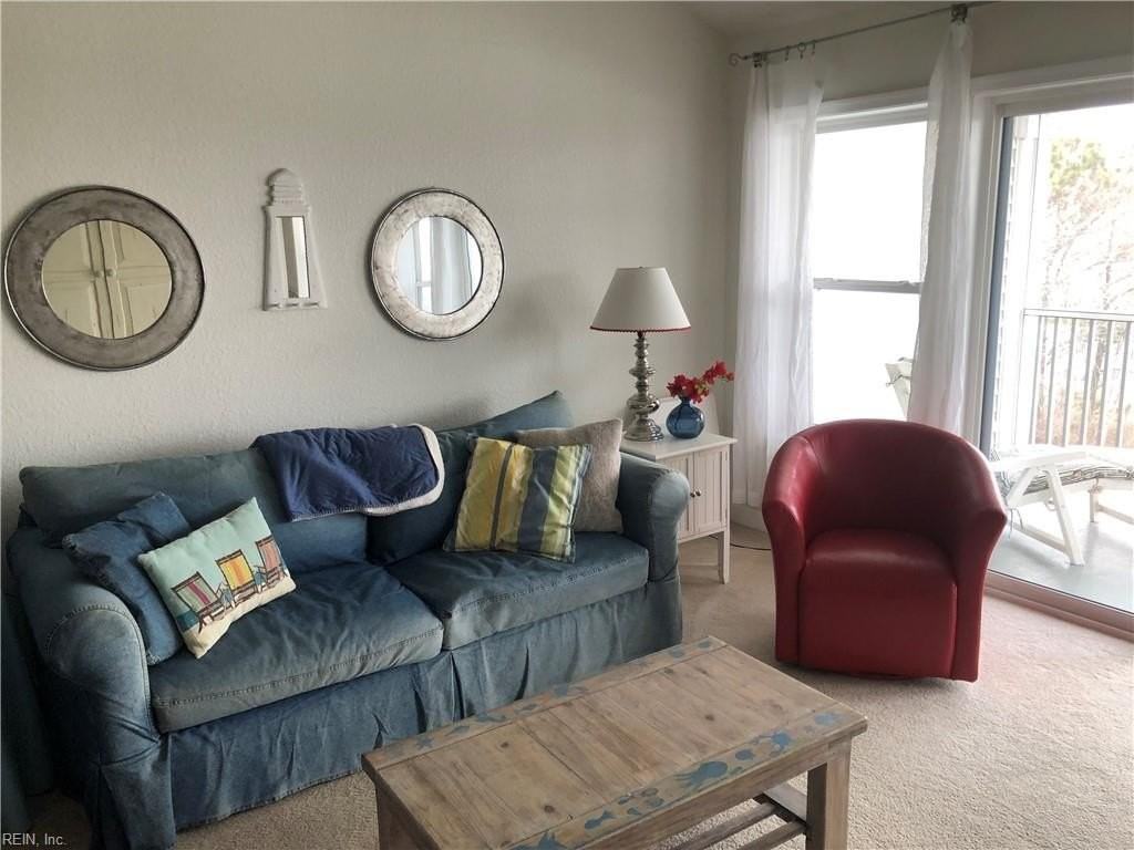 320 Sandbridge Rd #402 - Photo 3 of 10