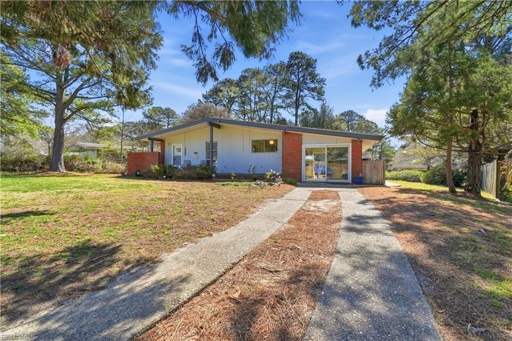 1937 Indian Run Rd - Photo 2 of 38