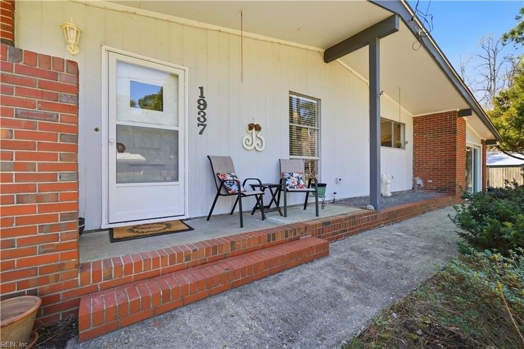 1937 Indian Run Rd - Photo 3 of 38