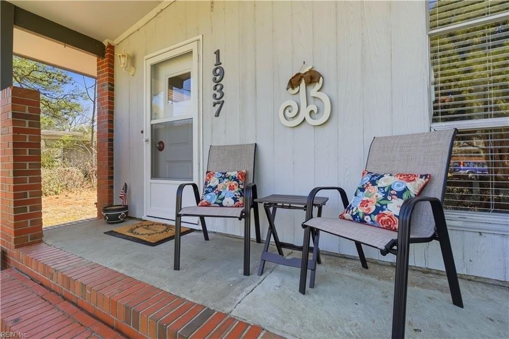 1937 Indian Run Rd - Photo 4 of 38