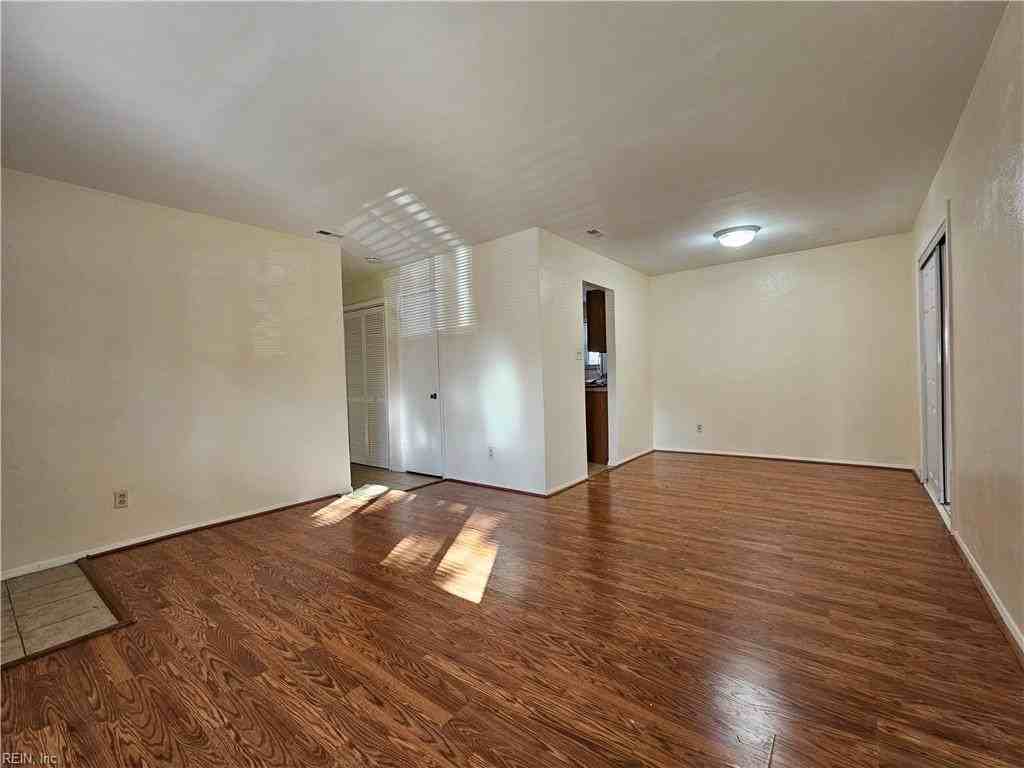 3512 Wayne St - Photo 3 of 19