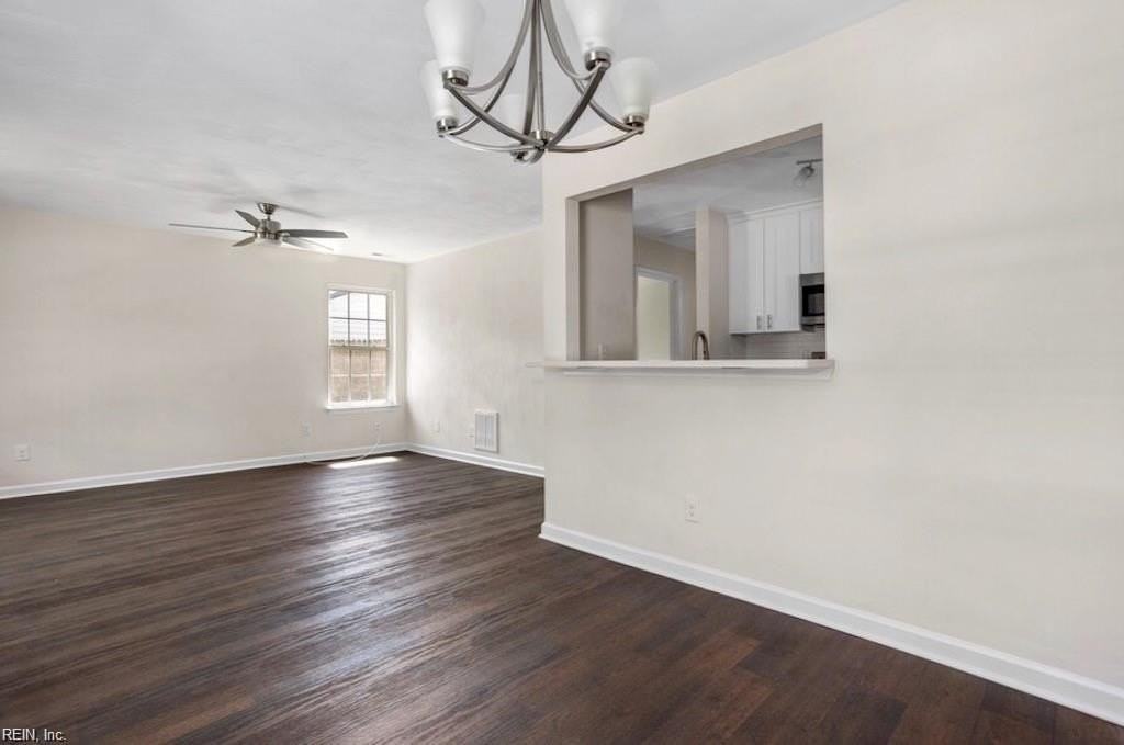 2206 Berkley Ave - Photo 5 of 23