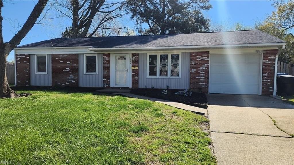 924 Carriage Hill Rd - Photo 2 of 8