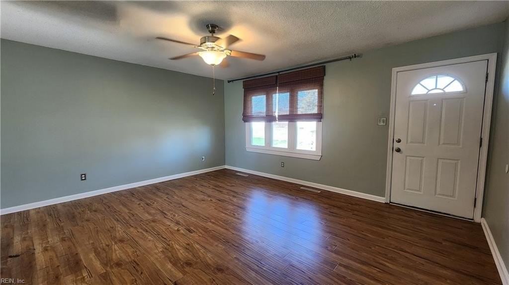 924 Carriage Hill Rd - Photo 3 of 8