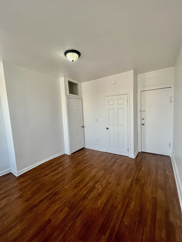 1395 Greene Ave Apt 3l - Photo 3 of 16