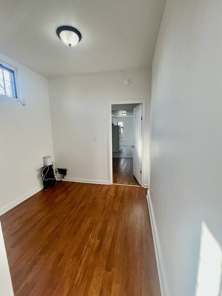 1395 Greene Ave Apt 3l - Photo 5 of 16