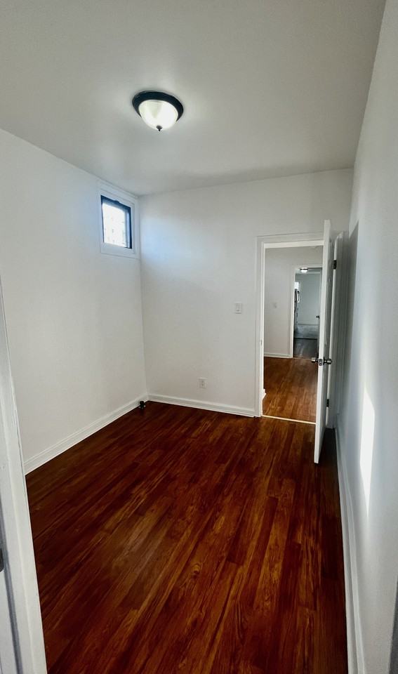1395 Greene Ave Apt 3l - Photo 6 of 16