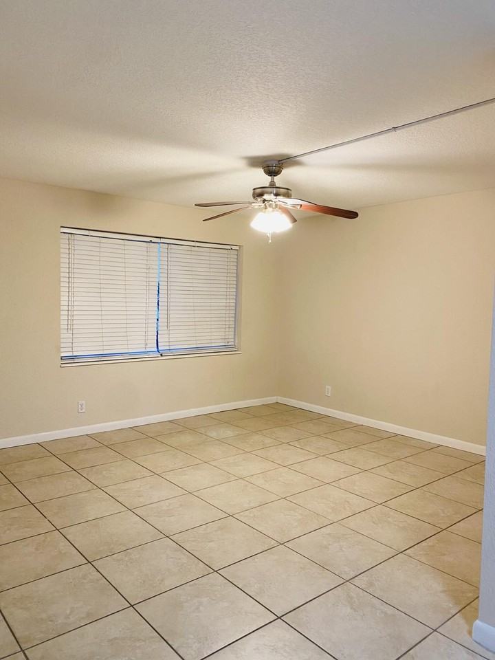 124 Yacht Club Dr Apt 6 - Photo 5 of 6