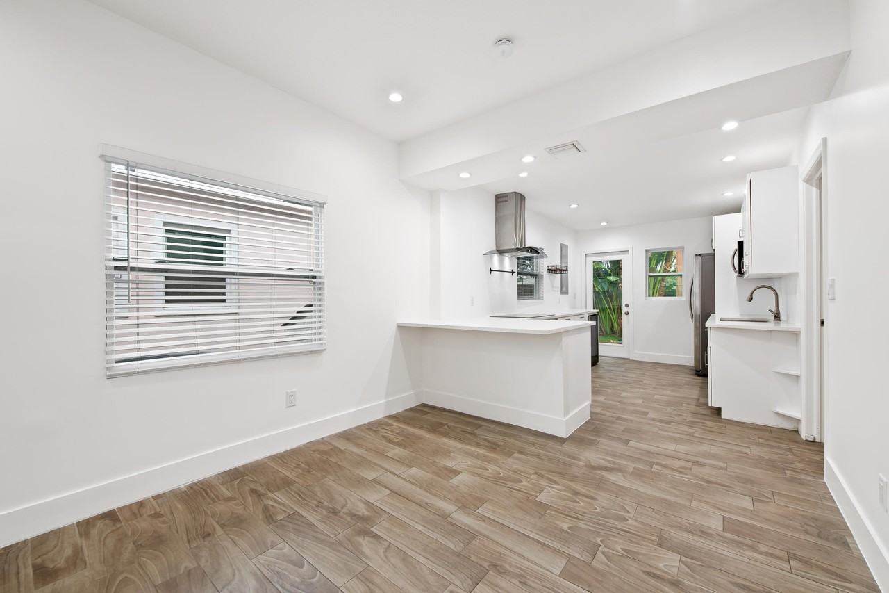 35 Se 12th St - Photo 7 of 22