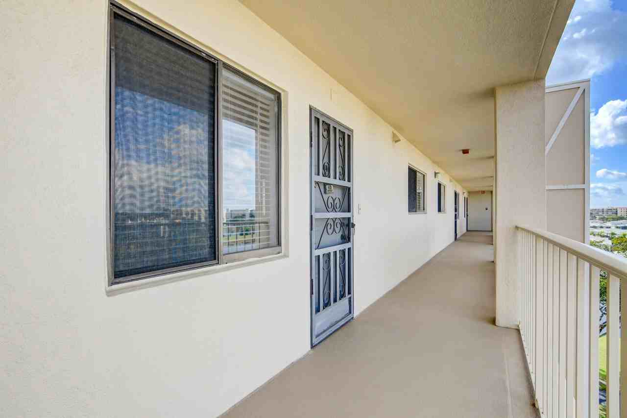 14426 Amberly Ln Apt 706 - Photo 3 of 33