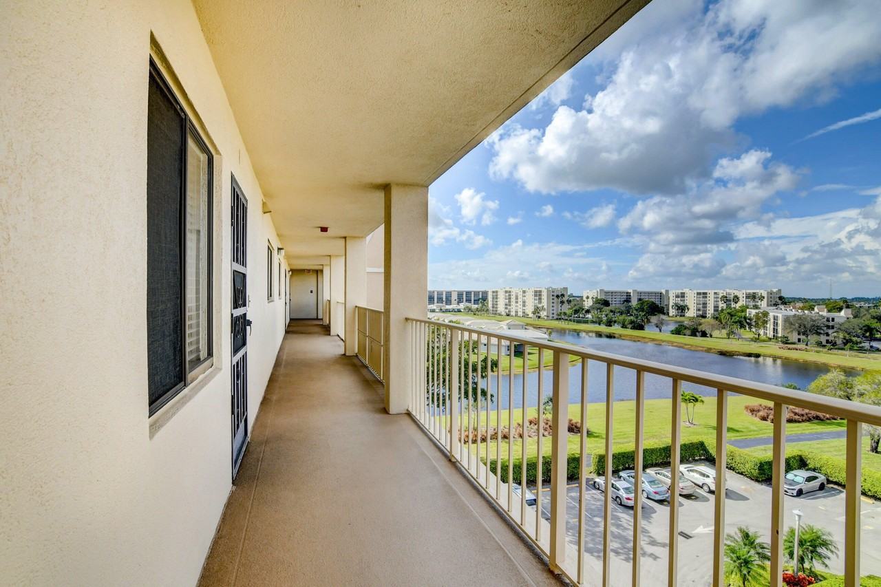 14426 Amberly Ln Apt 706 - Photo 4 of 33