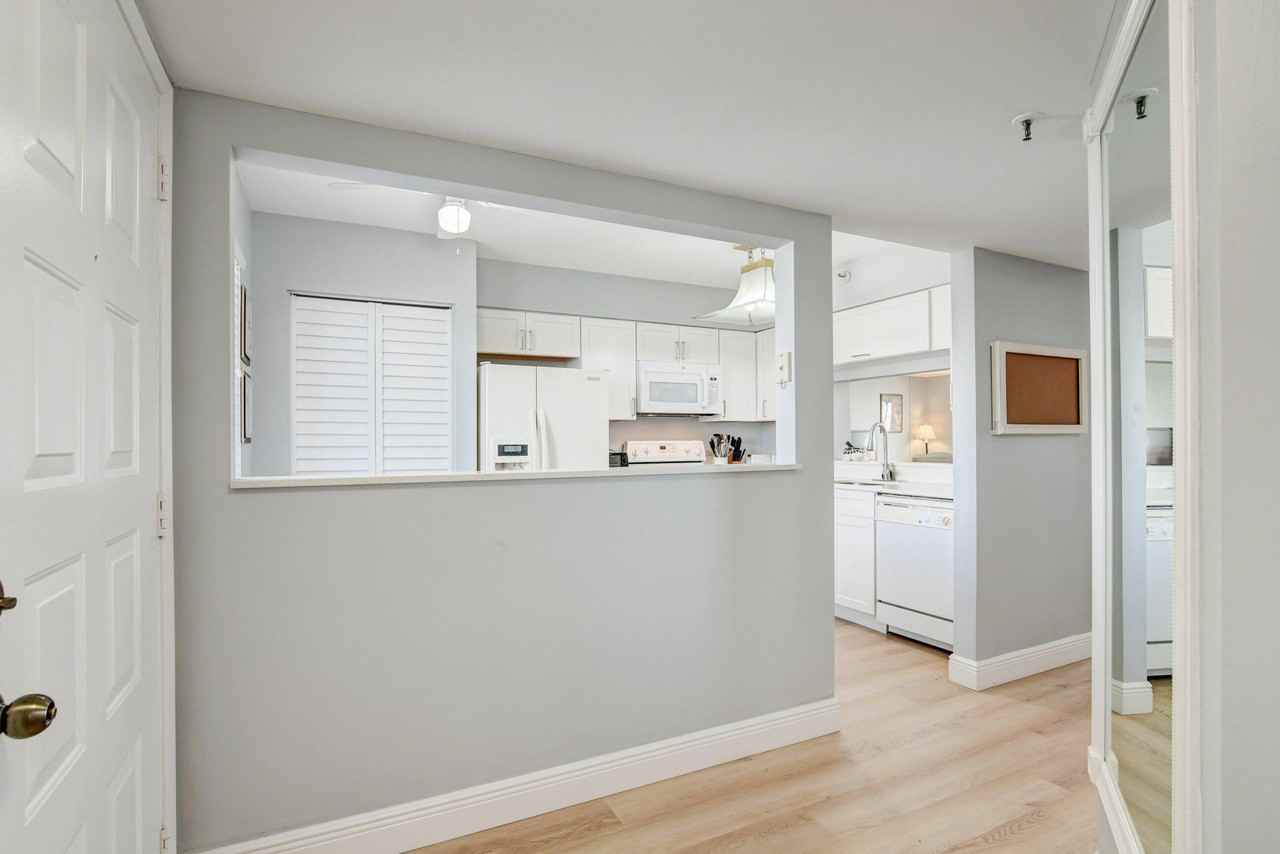 14426 Amberly Ln Apt 706 - Photo 7 of 33