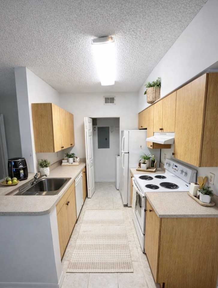 10300 Fox Trail Rd S - Photo 2 of 21