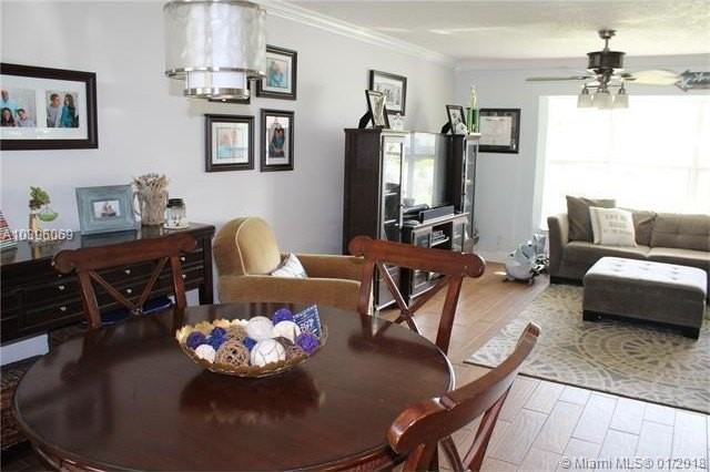 461 Ne 42nd St - Photo 4 of 14