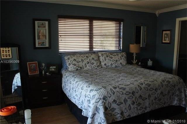 461 Ne 42nd St - Photo 7 of 14