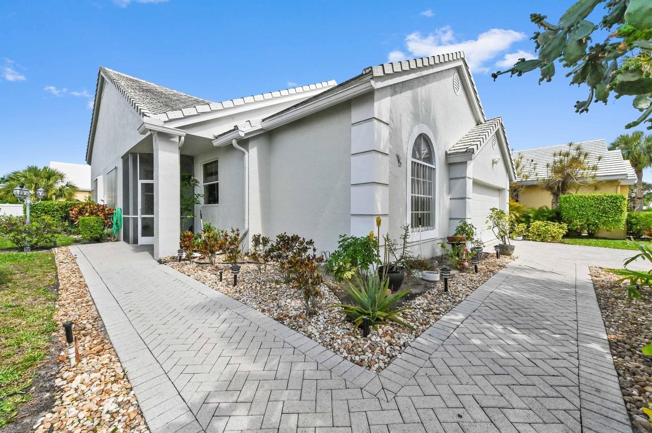 8319 Horseshoe Bay Rd - Photo 2 of 50