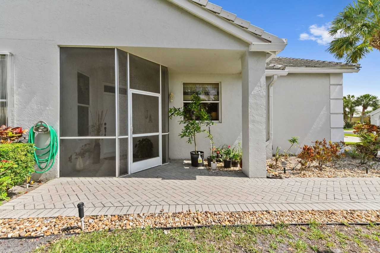 8319 Horseshoe Bay Rd - Photo 3 of 50