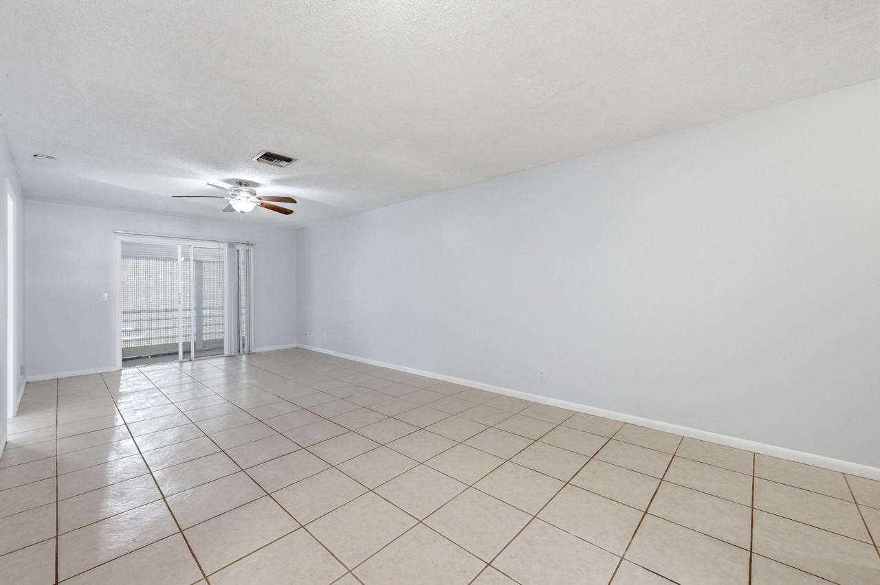 410 W Palm St Apt B28 - Photo 4 of 24