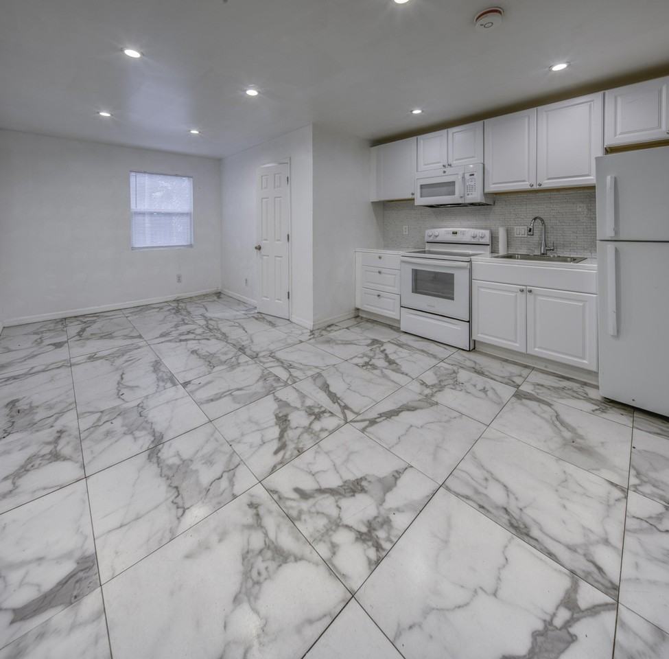 519 S M St Unit 2 - Photo 2 of 12