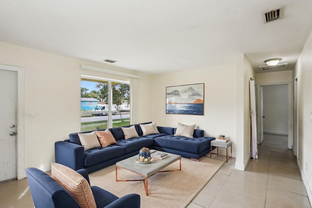 520 Ne 45th St - Photo 3 of 29