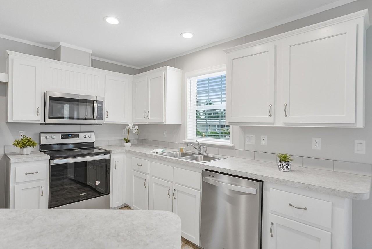 2671 Sw 54th St - Photo 3 of 48