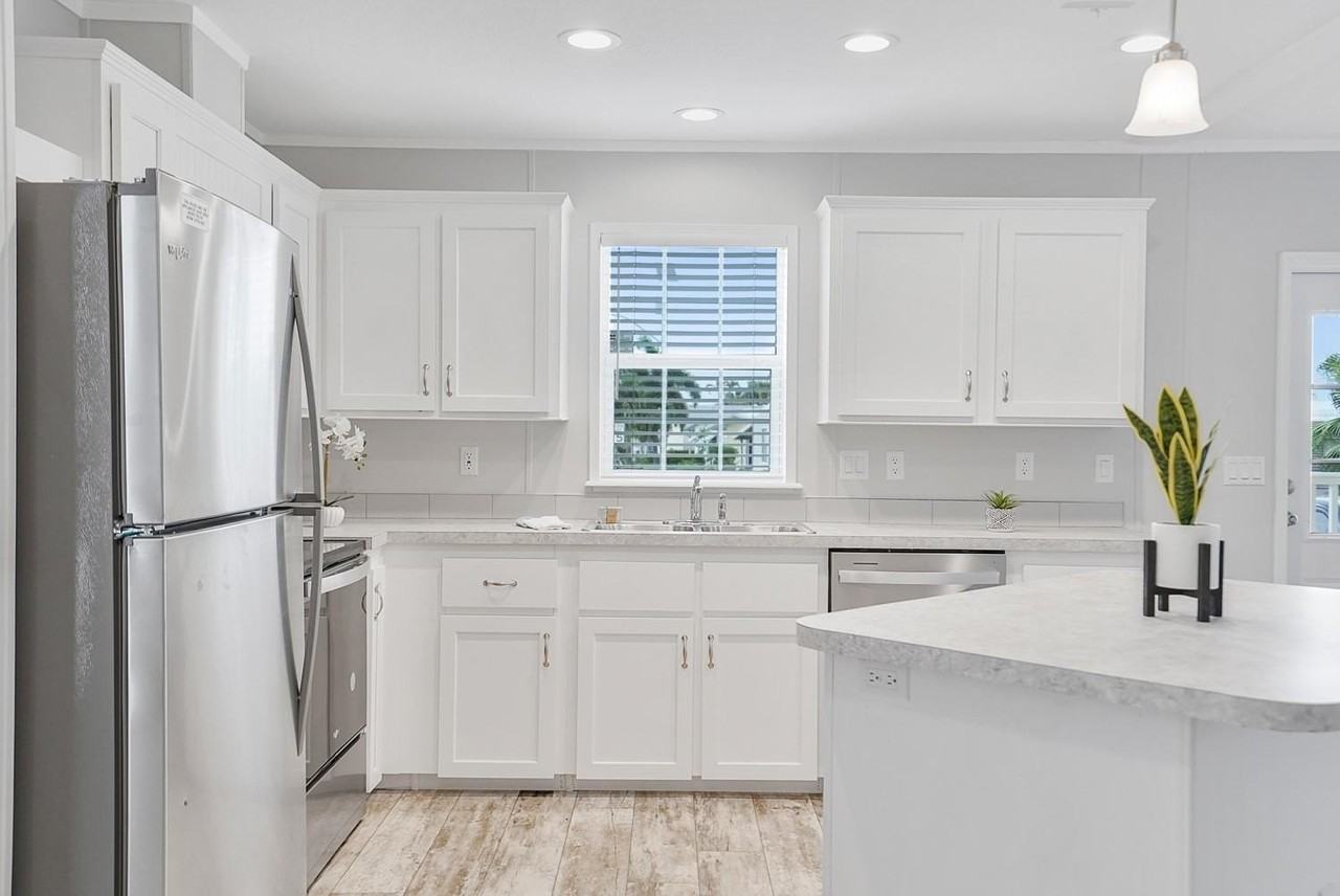 2671 Sw 54th St - Photo 4 of 48