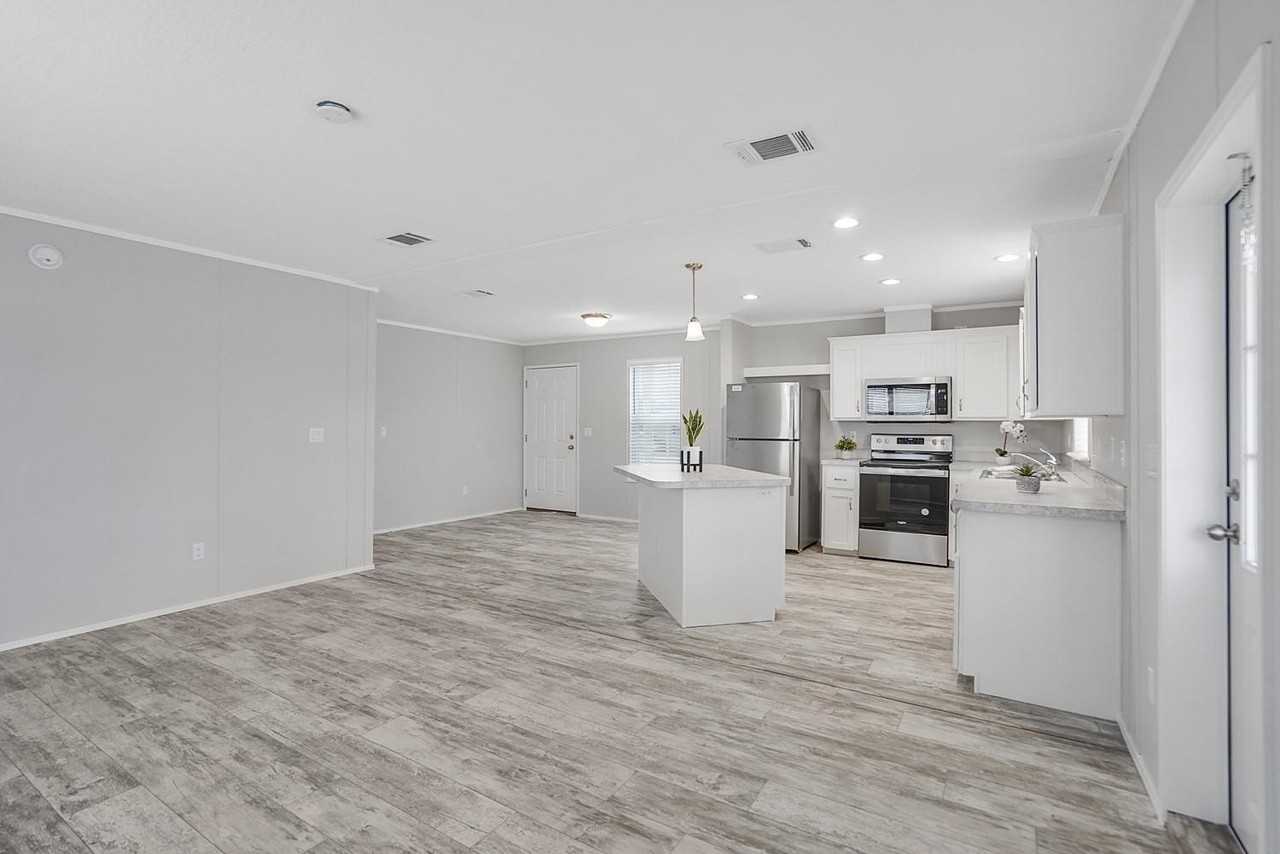 2671 Sw 54th St - Photo 5 of 48