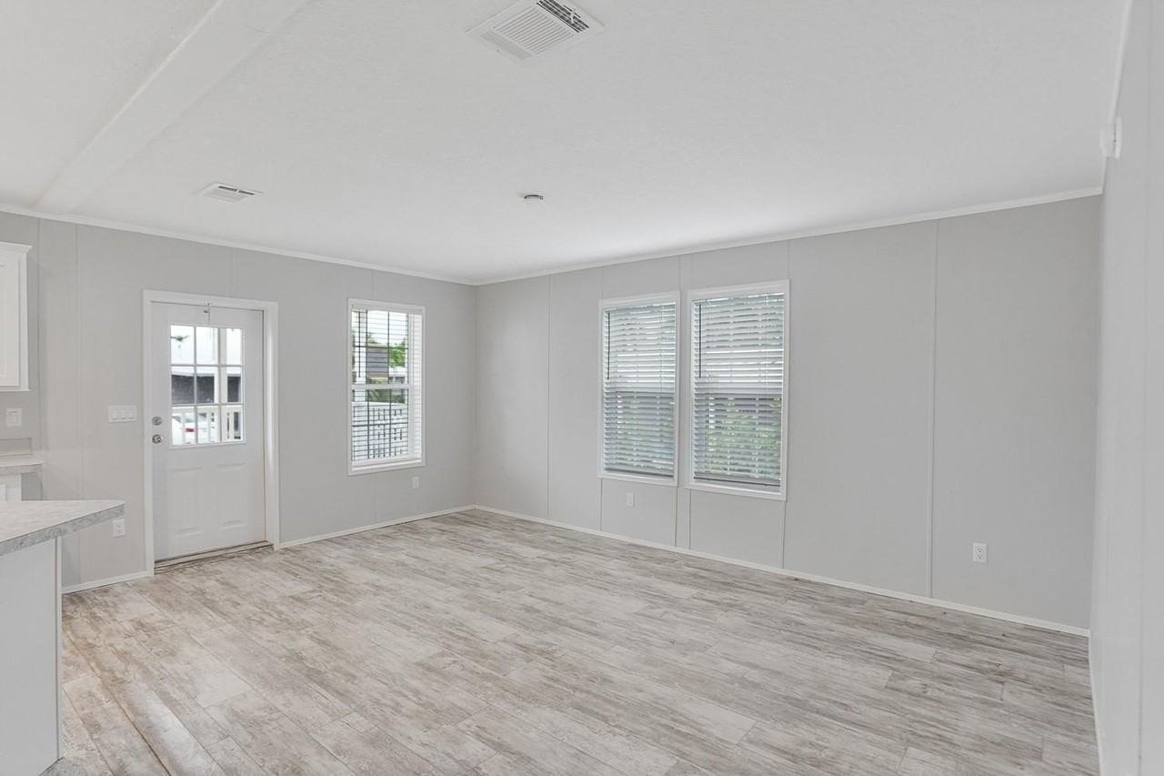 2671 Sw 54th St - Photo 6 of 48