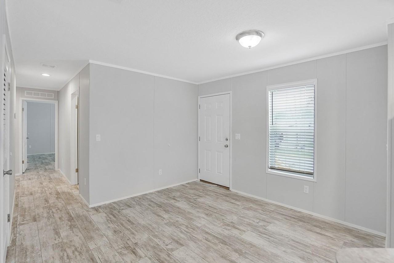 2671 Sw 54th St - Photo 7 of 48