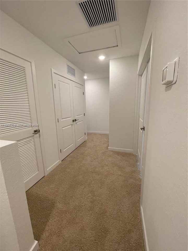 188 Se 5th Ct - Photo 3 of 8