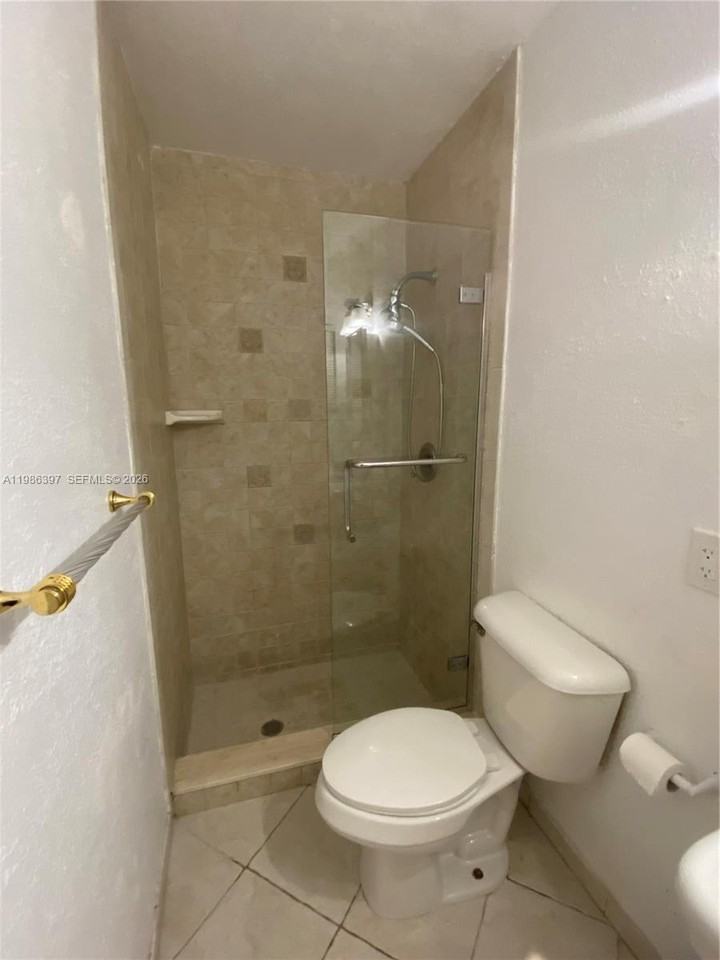 11128 Median St - Photo 7 of 8