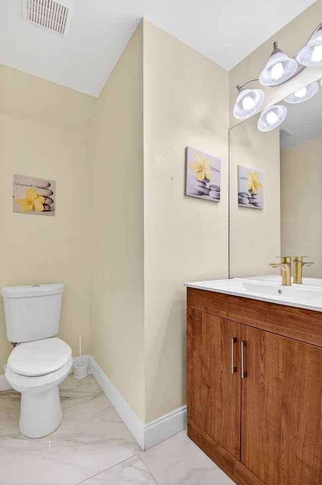 5029 Starblaze Dr - Photo 4 of 8