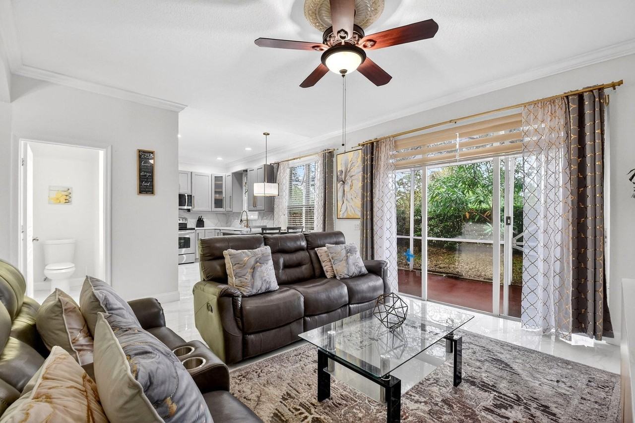 5029 Starblaze Dr - Photo 5 of 8