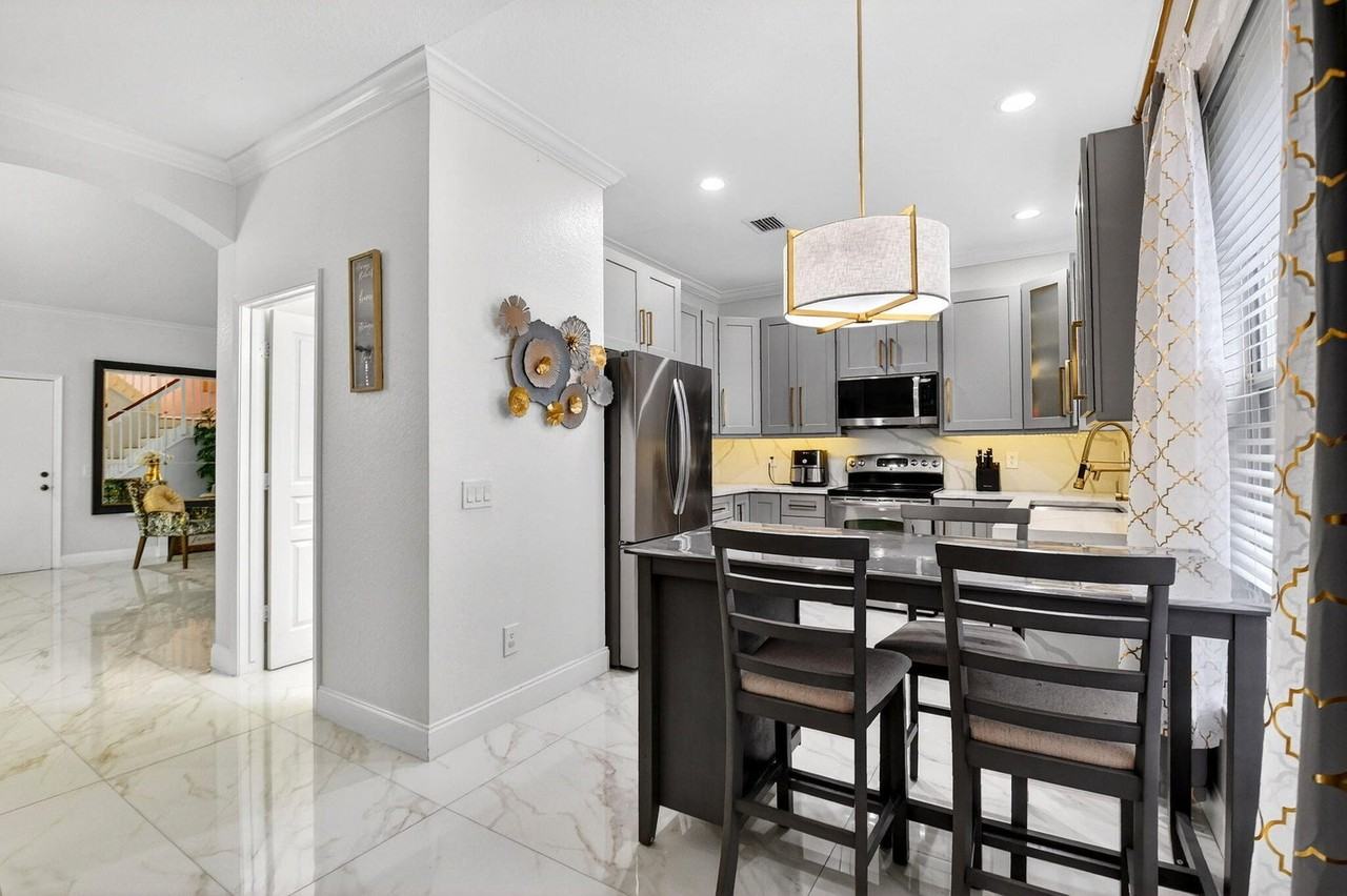 5029 Starblaze Dr - Photo 6 of 8