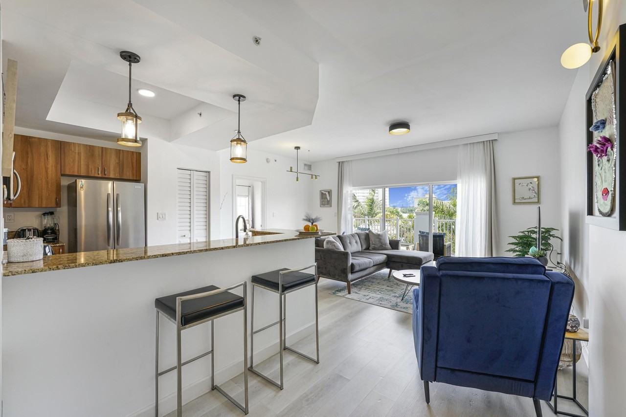 1931 Ne 2nd St Apt 301 - Photo 4 of 22