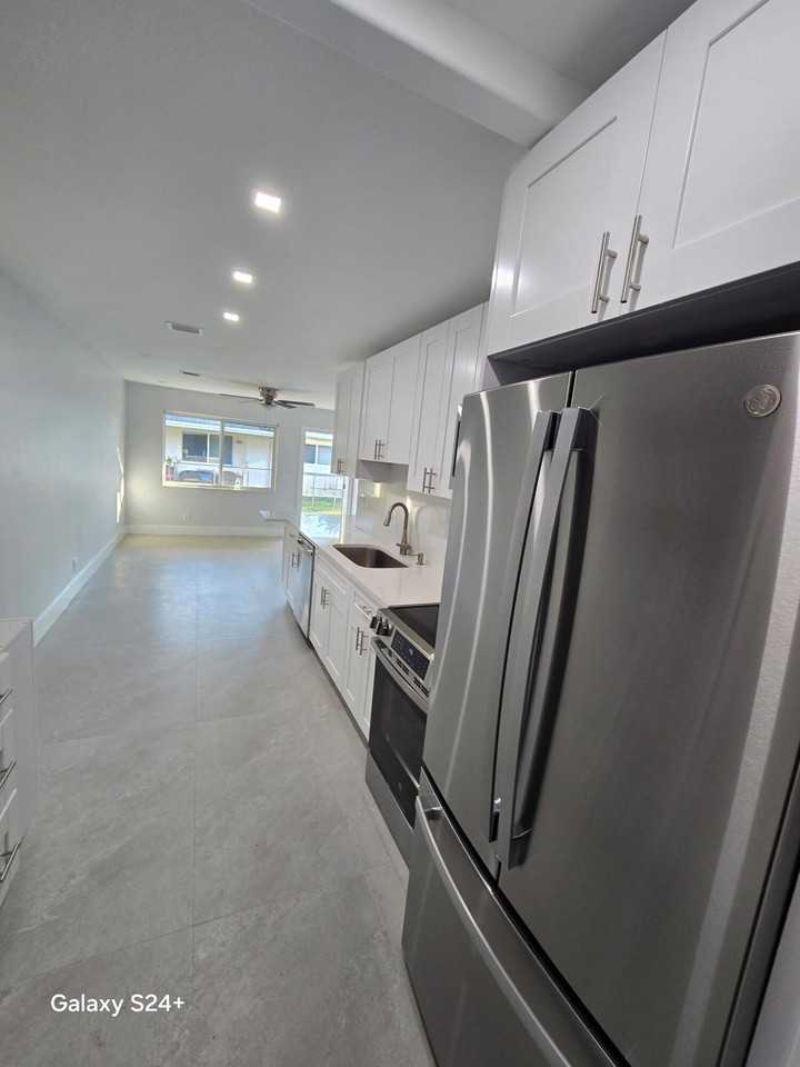 4951 Sw 28th Ter #2 - Photo 3 of 16