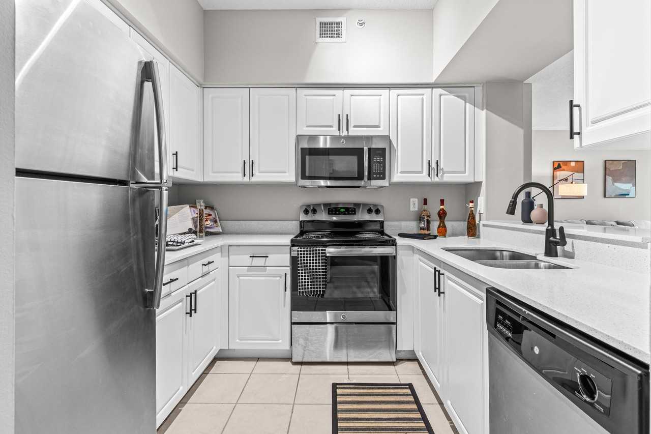 1959 Brandywine Rd #208 - Photo 7 of 36