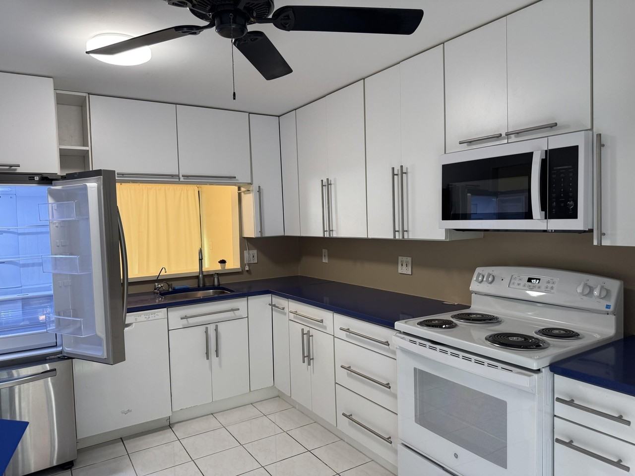 3242 Perimeter Dr - Photo 3 of 14