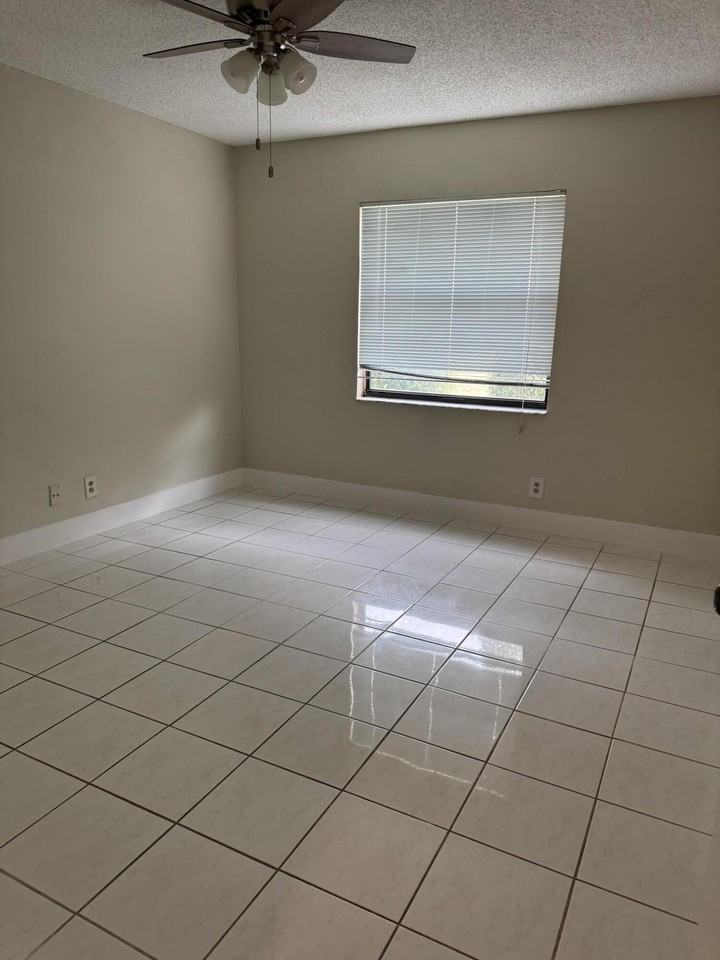 3242 Perimeter Dr - Photo 7 of 14