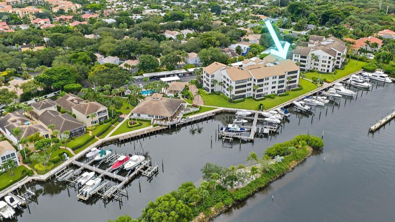 811 Oak Harbour Dr - Photo 2 of 48